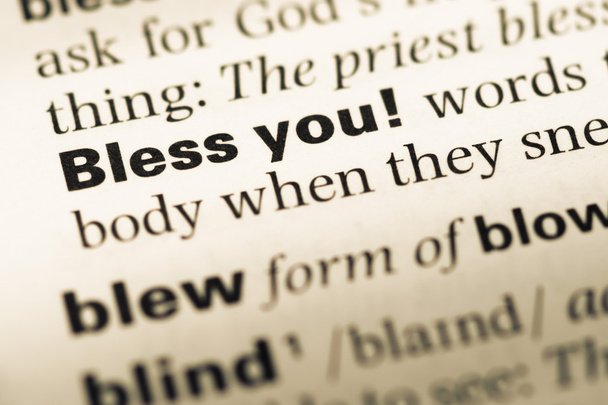 Feche a página do dicionário de Inglês antigo com a palavra Bless you
 - Foto, Imagem