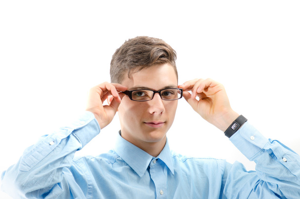 Подросток с новыми очками на глазах изолированы на белом фоне
 - Фото, изображение