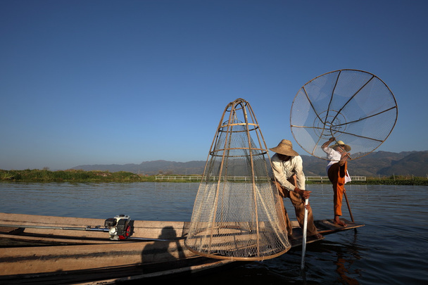 Los remadores de piernas de Inle Lake en Myanmar
 - Foto, imagen