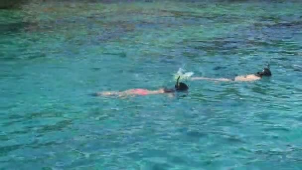 İki kız şnorkel - Video, Çekim