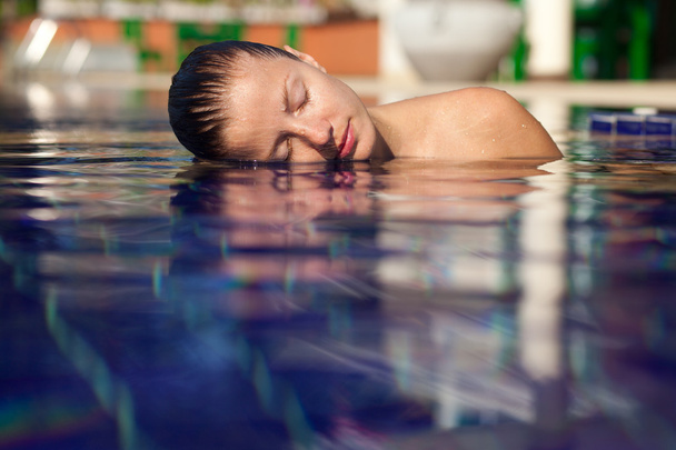 Žena v bazénu - Fotografie, Obrázek