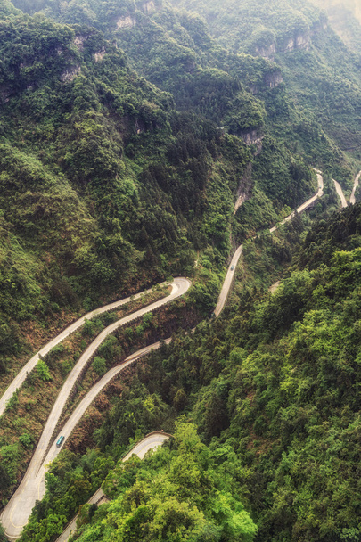 tianmen mountain winding road - Φωτογραφία, εικόνα