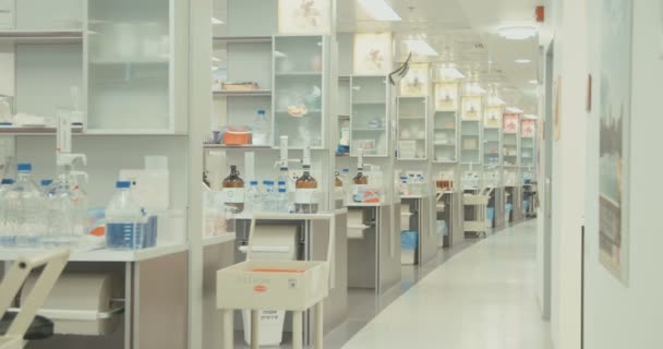 Фармацевтическая компания, производство лекарств и лекарств, интерьер
 - Кадры, видео