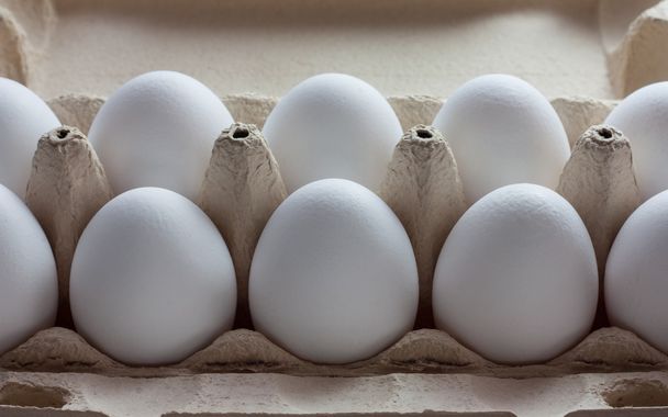 White chicken eggs - Foto, immagini