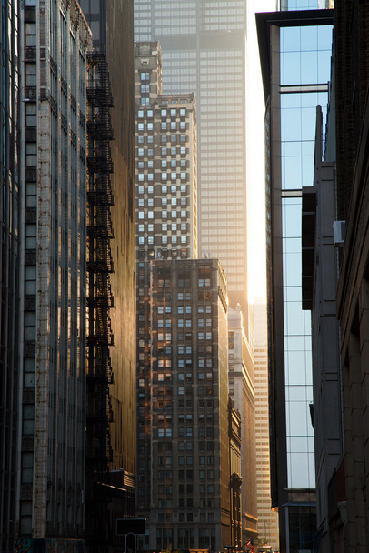 Skyscrapers Steet at Sunset, Chicago Downtown - Foto, Imagem