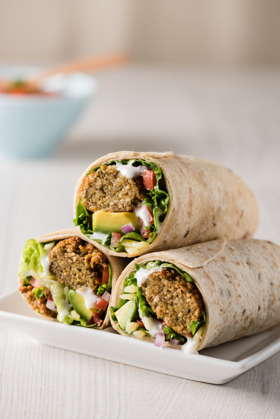 Vegetarische falafel wraps  - Foto, afbeelding