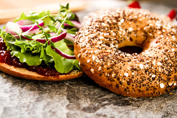 vegan bagel made at home with lettuce and sauce - Foto, imagen
