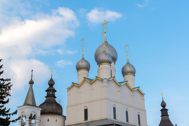 Rostov Veliky, Russia-March 30.2016.  Assumption Cathedral in  Kremlin - Foto, imagen