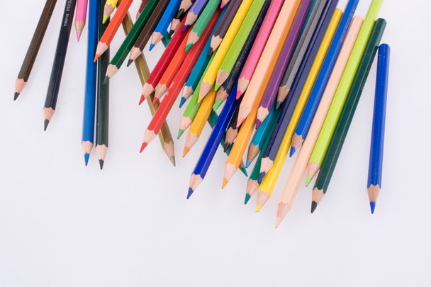 Kleur potloden van verschillende kleur - Foto, afbeelding