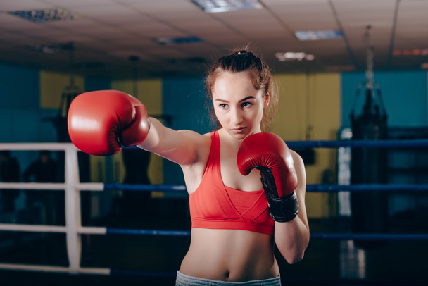 boxing girl doing exercises - Фото, зображення