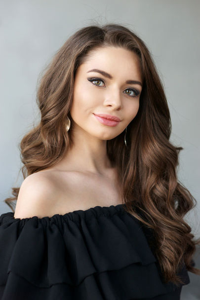 woman with perfect skin and long hair - Zdjęcie, obraz