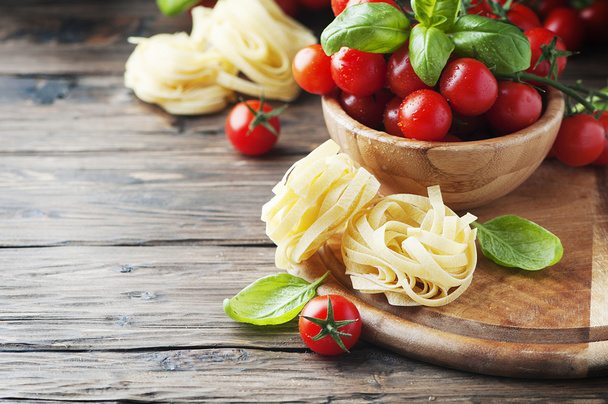 Italian pasta and tomatoes  - Foto, immagini