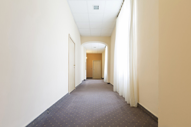 Corridor in a building interior - Φωτογραφία, εικόνα