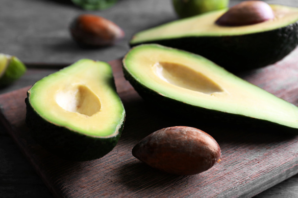 sliced green avocado - Fotografie, Obrázek