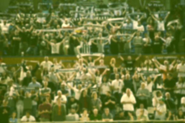 θολή φόντο του πλήθους των ανθρώπων σε ένα γήπεδο μπάσκετ - Φωτογραφία, εικόνα