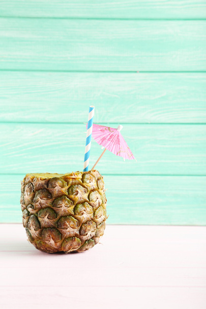 Ripe pineapple coctail - Фото, зображення