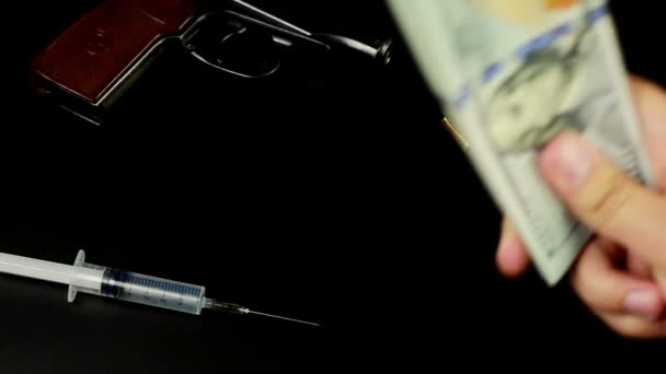 Dinero y balas, drogas
 - Metraje, vídeo