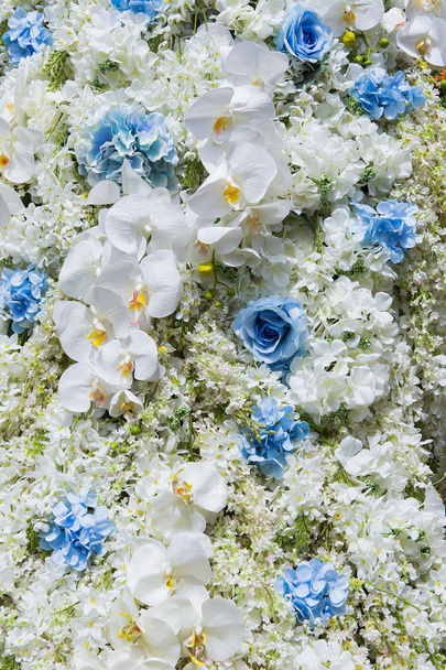 バラの茂み、ラナンキュラス、表現としてうわさの花姫とブーケの結婚式 - 写真・画像