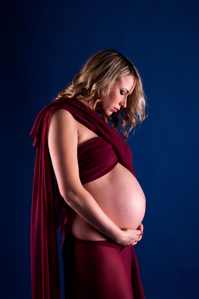 Pregnant woman is expecting a baby - Φωτογραφία, εικόνα