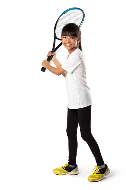 Petite fille asiatique tenant raquette de tennis
, - Photo, image