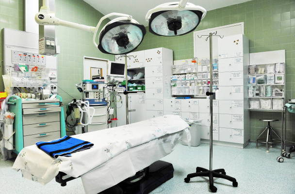 病院の手術室 - 写真・画像
