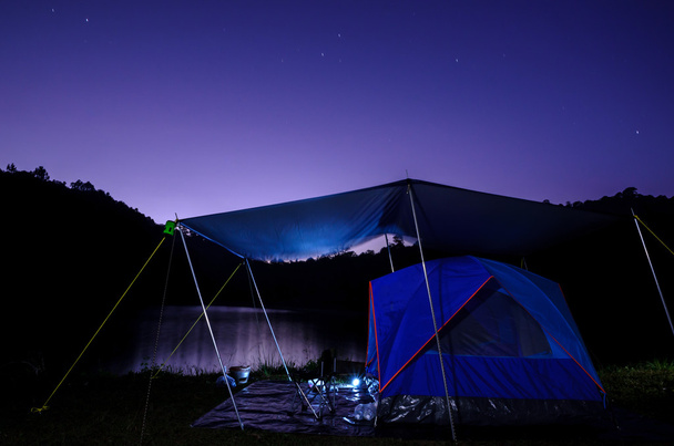 Палатка против звездного неба
 - Фото, изображение