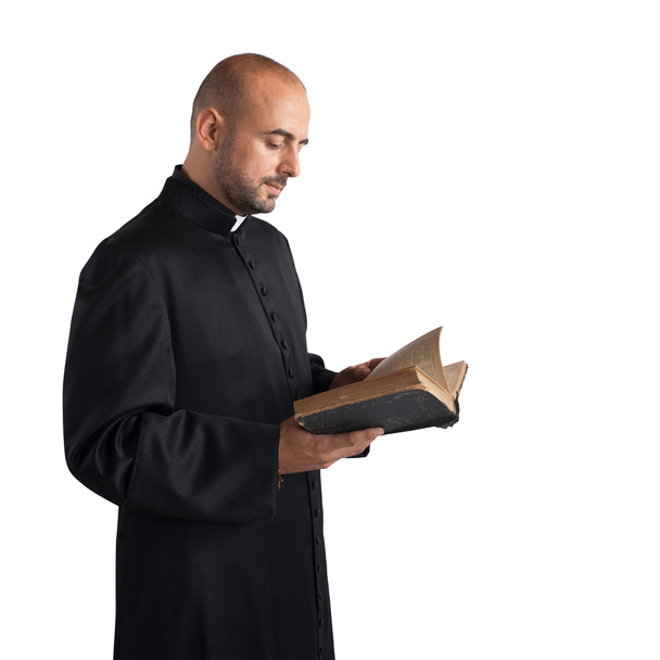 Pap ember olvassa a Bibliát  - Fotó, kép