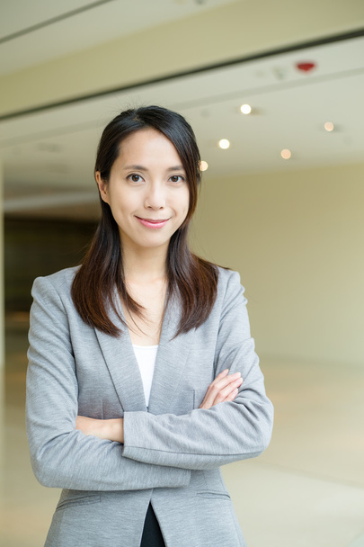 junge asiatische Geschäftsfrau in Business-Anzug - Foto, Bild