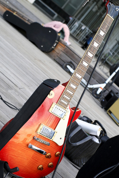 Guitarra e instrumentos musicales
 - Foto, imagen