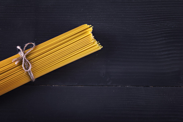 Yellow long spaghetti - Foto, afbeelding