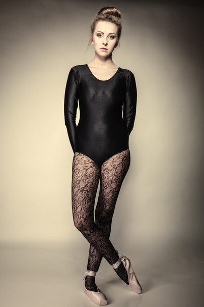 Graceful woman ballet dancer full length - Fotografie, Obrázek