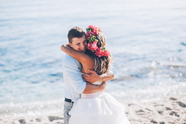 Bride and groom by the sea - Fotografie, Obrázek