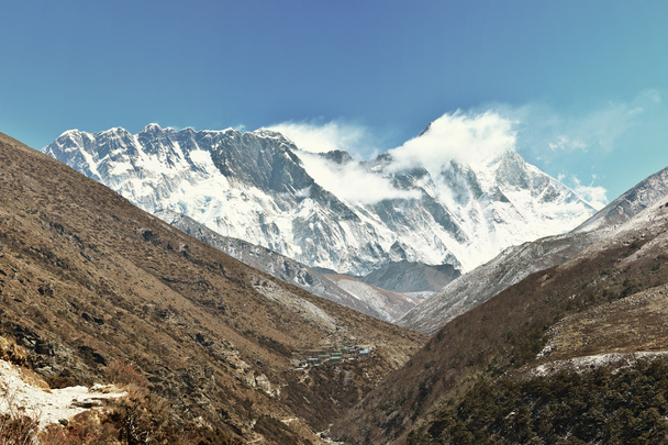 Panorama cordillera del Everest. Everest, Lhotse y Nuptse Shar
. - Foto, Imagen
