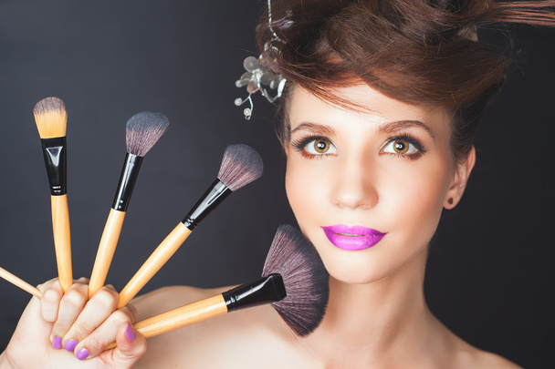 Closeup woman at beauty salon. Fashion make-up, Fancy Hairstyle - Φωτογραφία, εικόνα