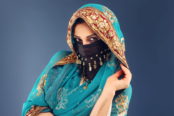 Mulher árabe bonita
 - Foto, Imagem