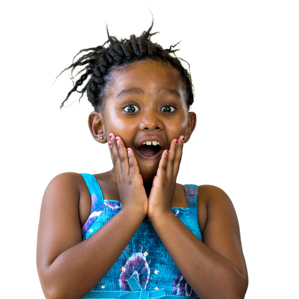 Překvapený africké dítě s rukama na obličej. - Fotografie, Obrázek