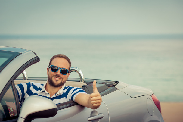 Happy man travel by car - Fotografie, Obrázek