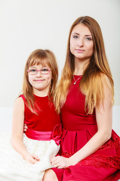 Mother and daughter posing together - Foto, afbeelding