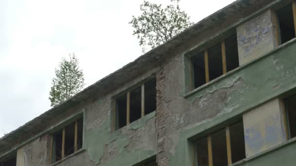 Ruiny budynku Windows - Materiał filmowy, wideo