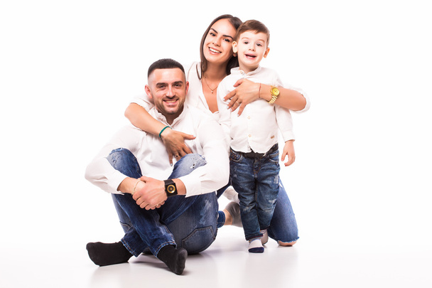 Famiglia felice: madre, padre e figlio
  - Foto, immagini