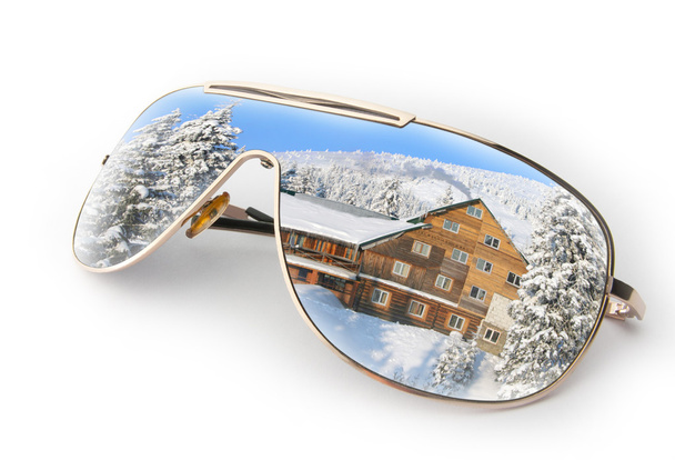 Paisaje de invierno en gafas de sol
 - Foto, Imagen