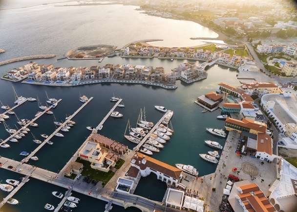 Widok na przystań Limassol, Cypr - Zdjęcie, obraz
