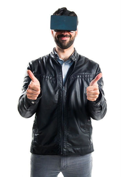 Man using VR glasses - Foto, Bild