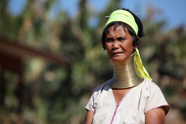 traditionelle Padaung Frau aus Myanmar - Foto, Bild
