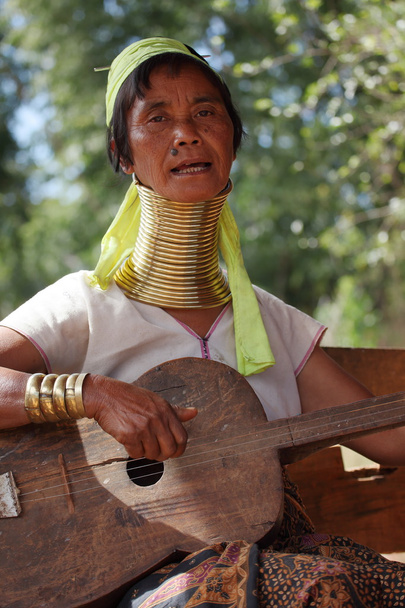 Hagyományos Padaung nő Mianmarból - Fotó, kép
