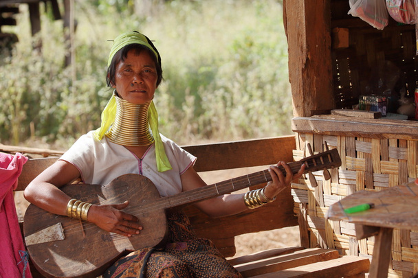 Hagyományos Padaung nő Mianmarból - Fotó, kép