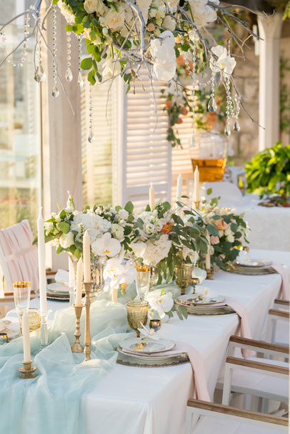 beautifully decorated table with flowers - Photo, image