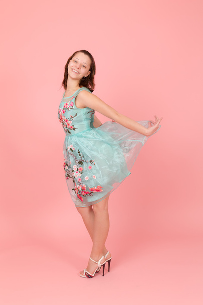 slim girl in a dress - Foto, Imagem