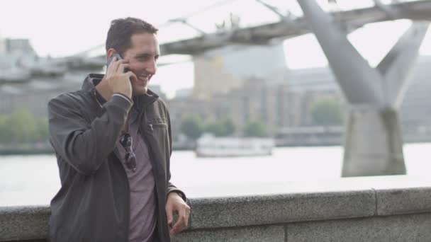 man making a phone call - Footage, Video