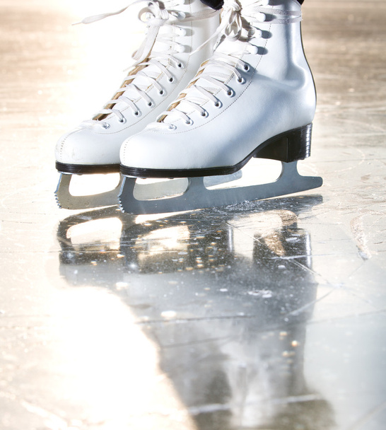 Portrait naturel dramatique de patins à glace
 - Photo, image